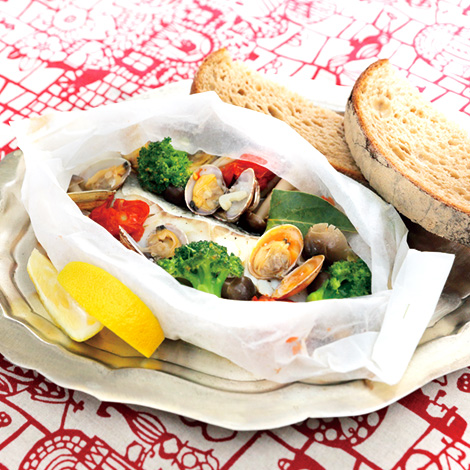 白身魚とアサリの紙包み焼き 安心 安全な富士山麓の天然水を使用したウォーターサーバー 宅配水 ウォーターサーバーのうるのん 公式